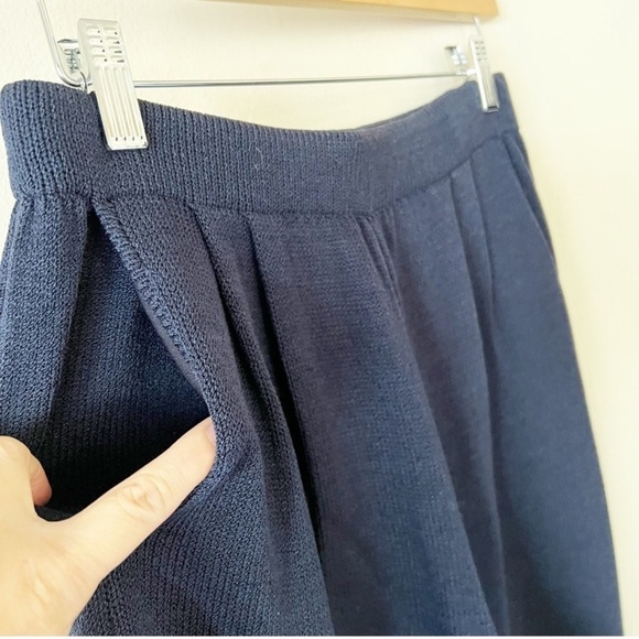 St. John Collection Sweater Set - Picture 7 of 11